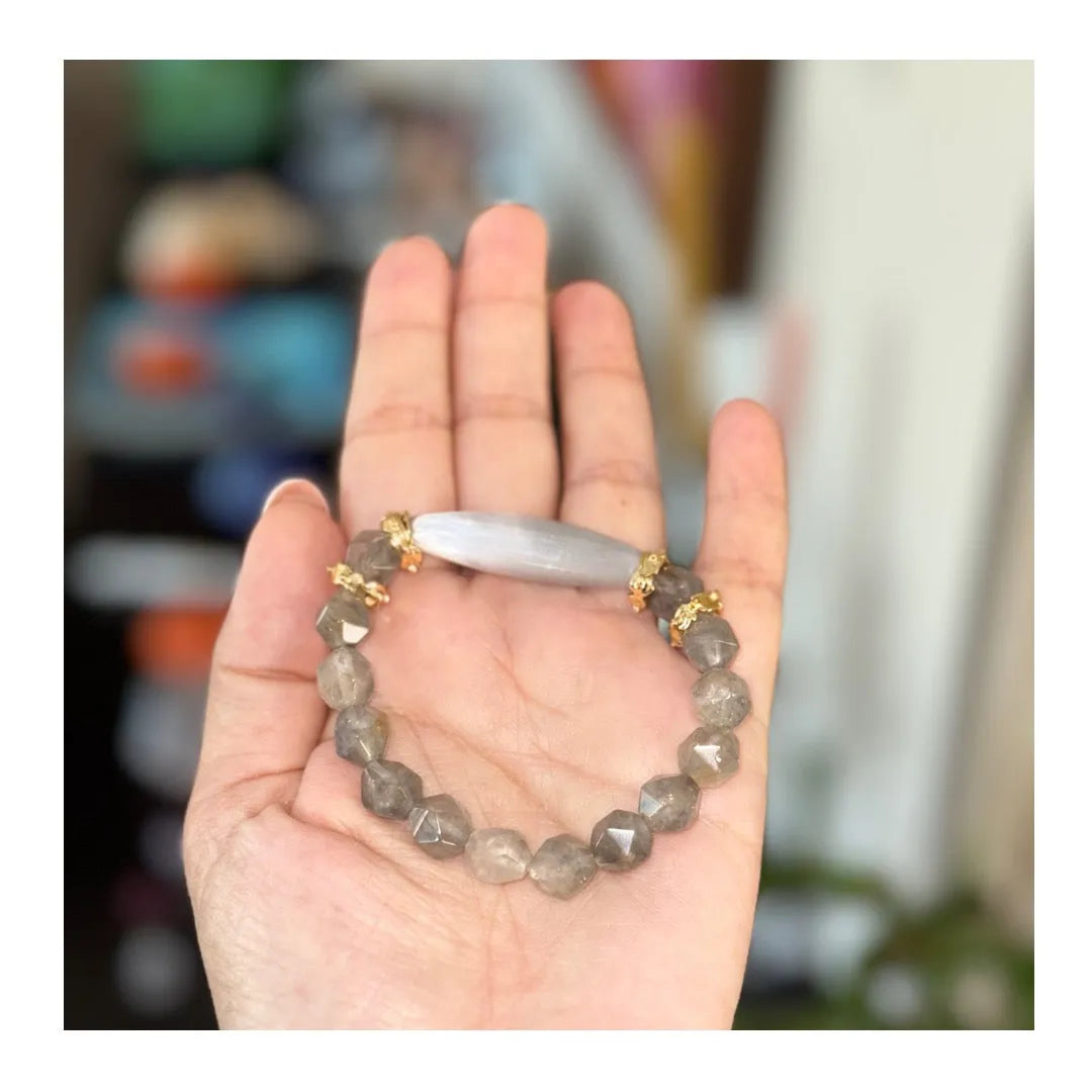 Astrea Labradorite Bracelet - Penelope Made This