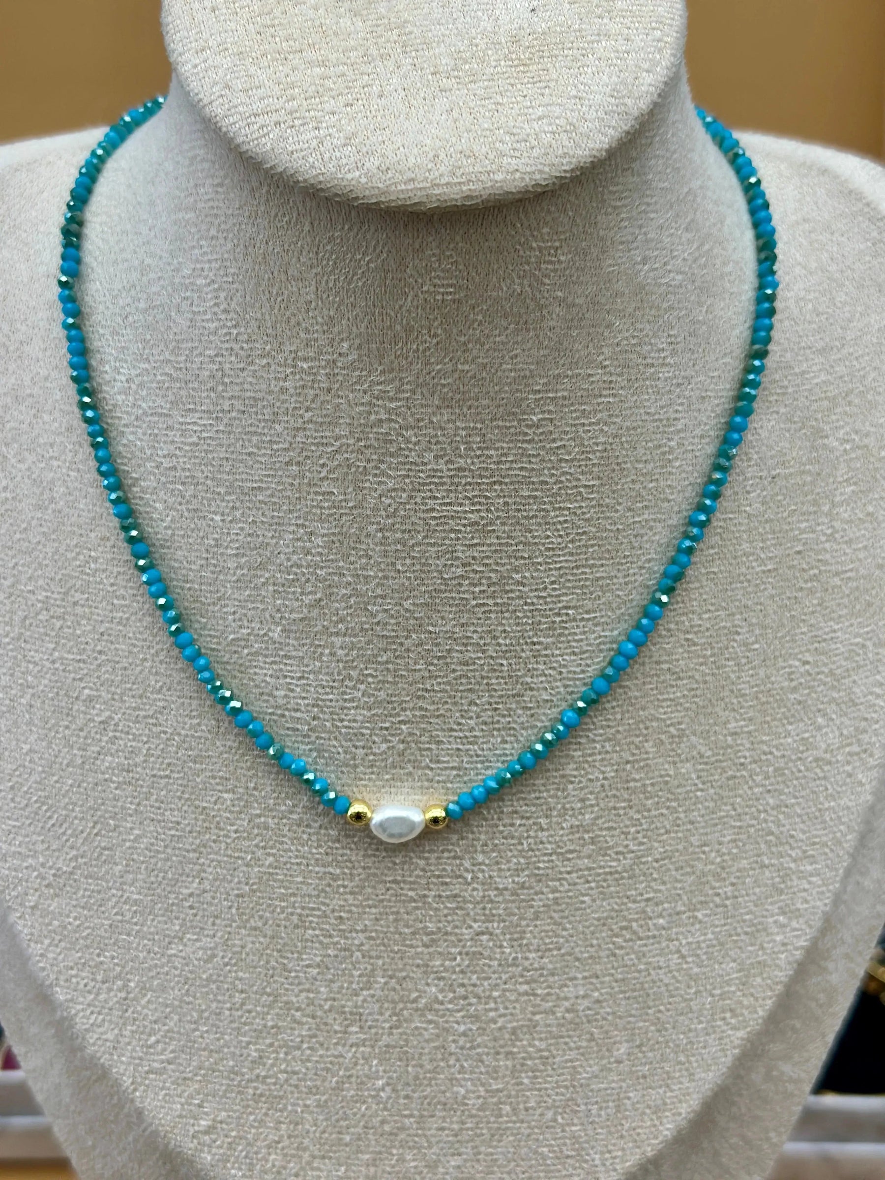 Lyv « ras du cou » Crystal necklace - Penelope Made This