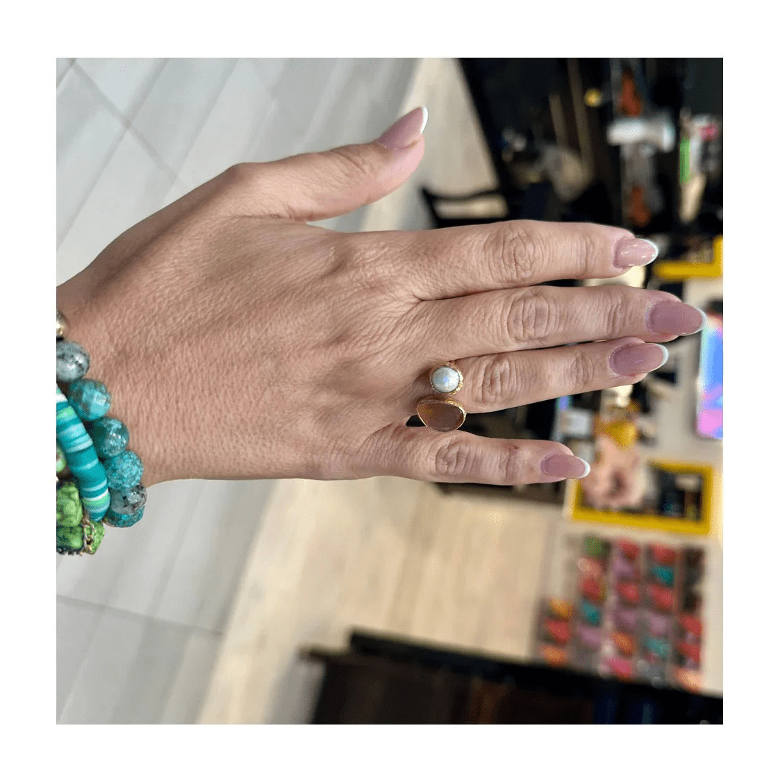 Aura Adjustable Onyx and Fresh Water Pearl Ring 18 K Gold Plated