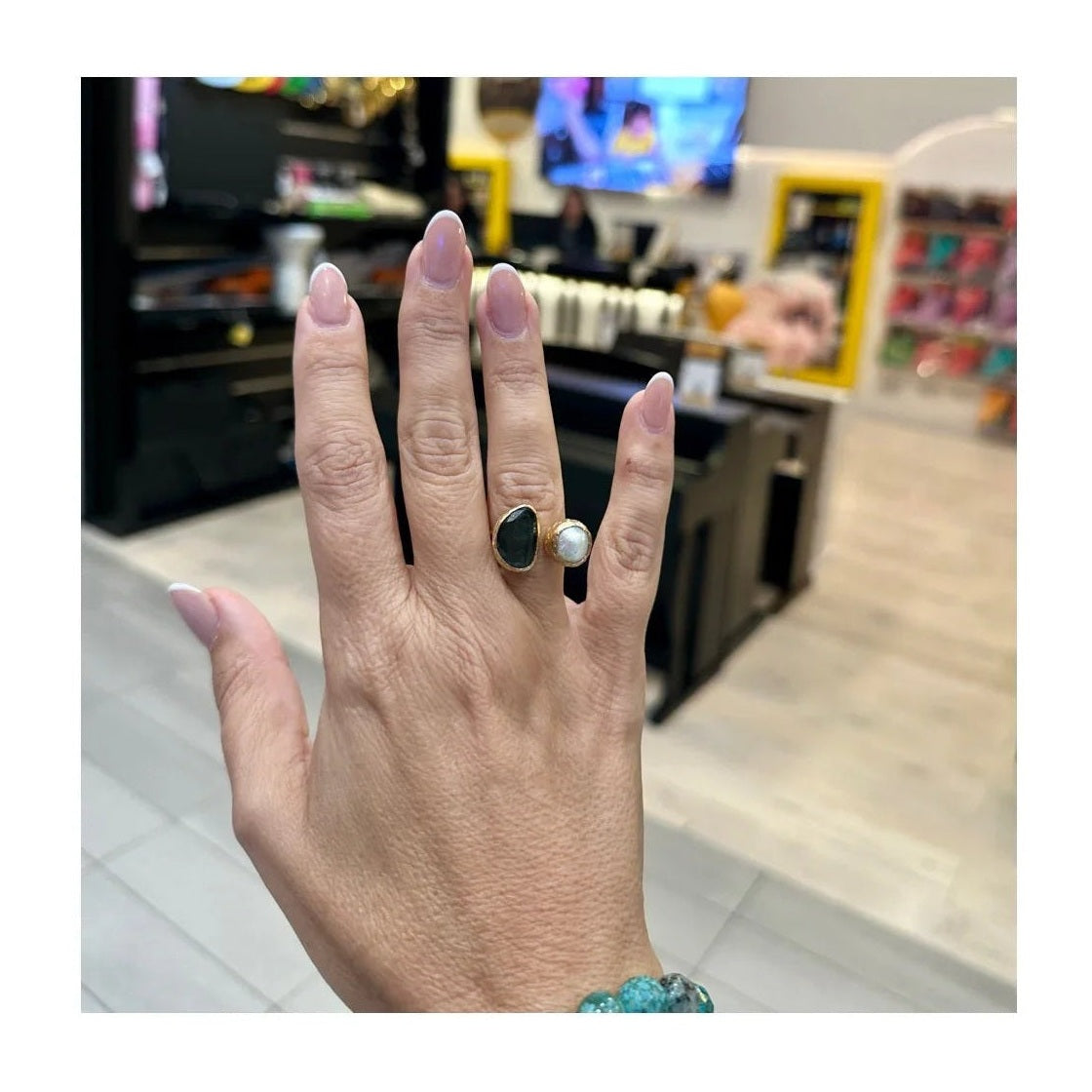 Aura Adjustable Onyx and Fresh Water Pearl Ring 18 K Gold Plated