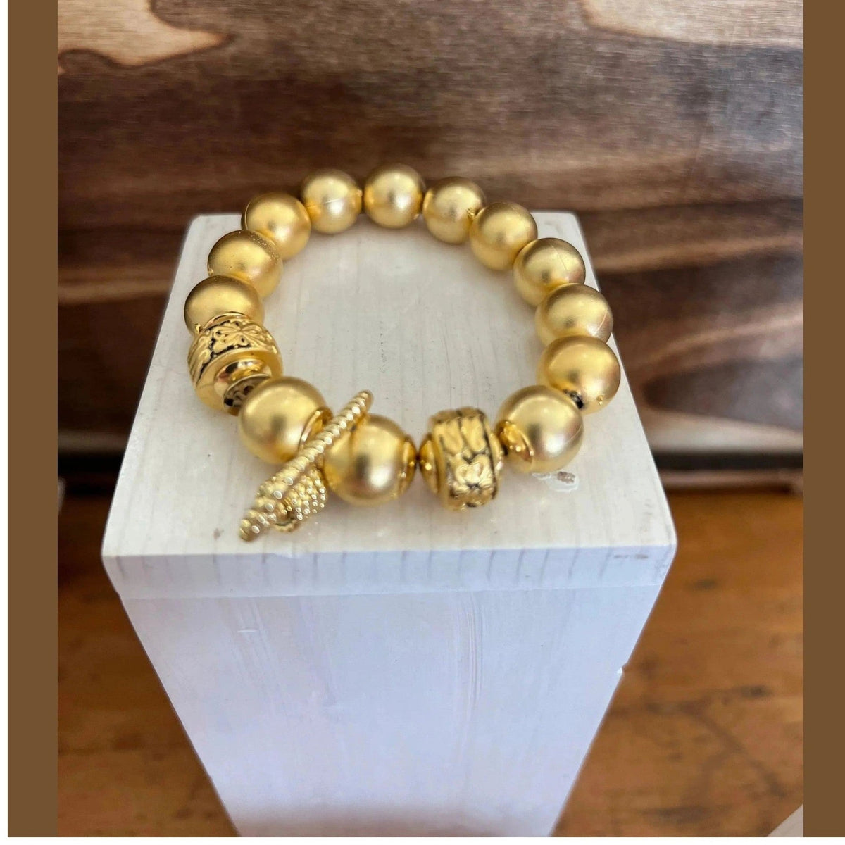 Chloe Gold Beads e Link Charm Bracelet - Penelope Made This 