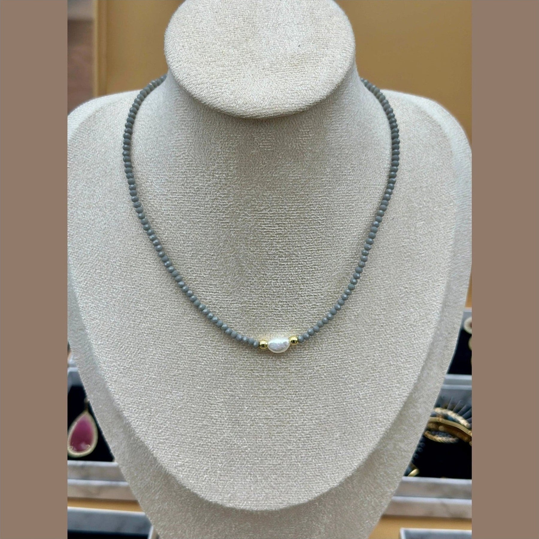 Lyv « ras du cou » Crystal necklace - Penelope Made This 