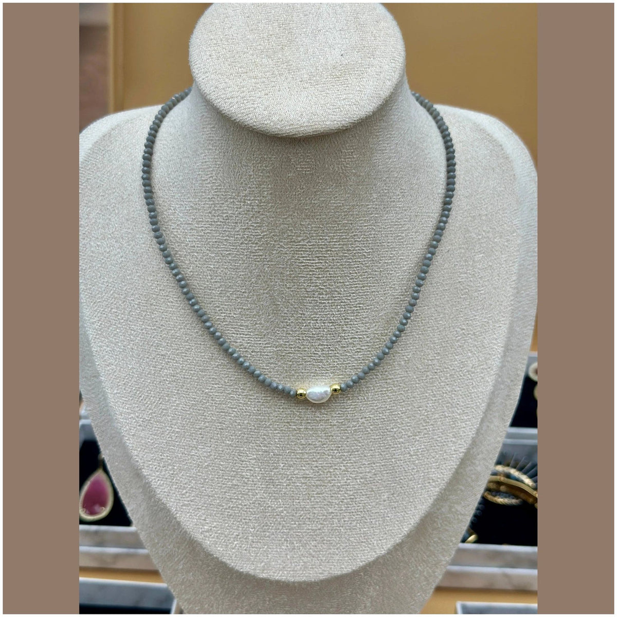 Lyv « ras du cou » Crystal necklace - Penelope Made This 