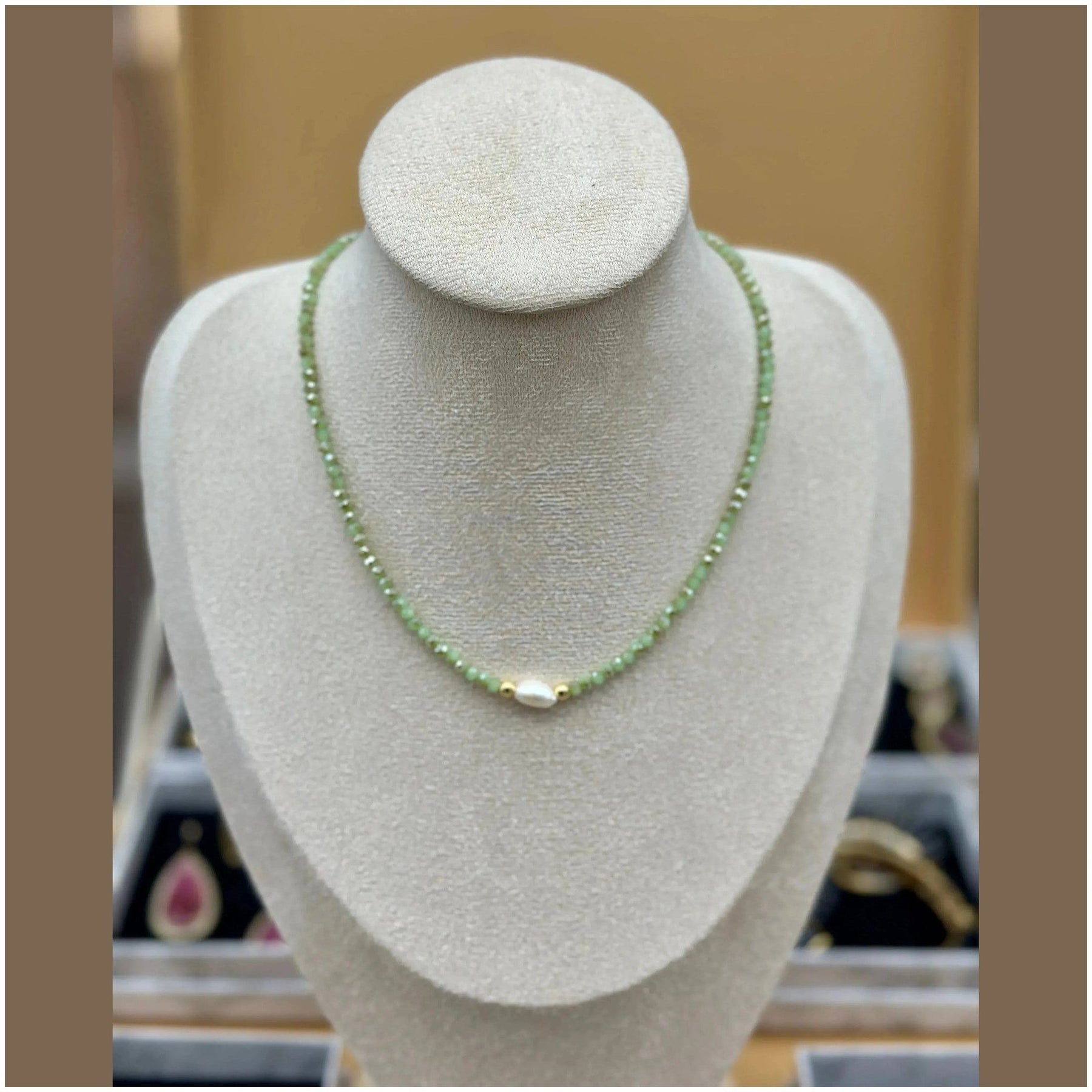 Lyv « ras du cou » Crystal necklace - Penelope Made This 