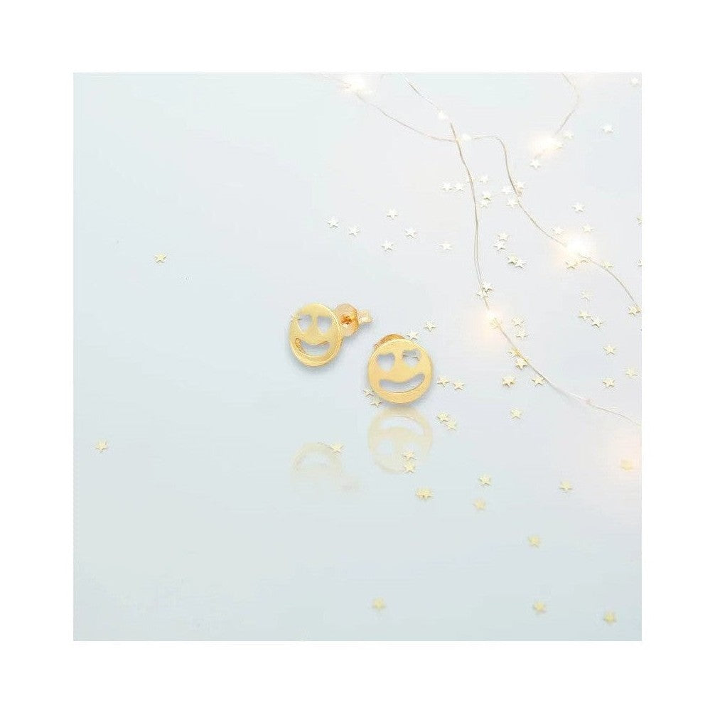 Smiley face stud earrings with heart eyes