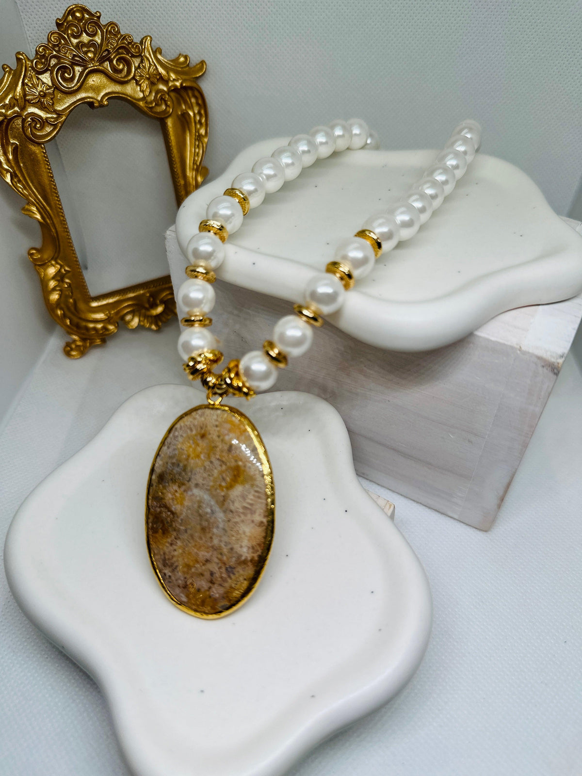 Roxana Fresh Water Pearl Necklace | Moutarde Agate - Penelope Made This 